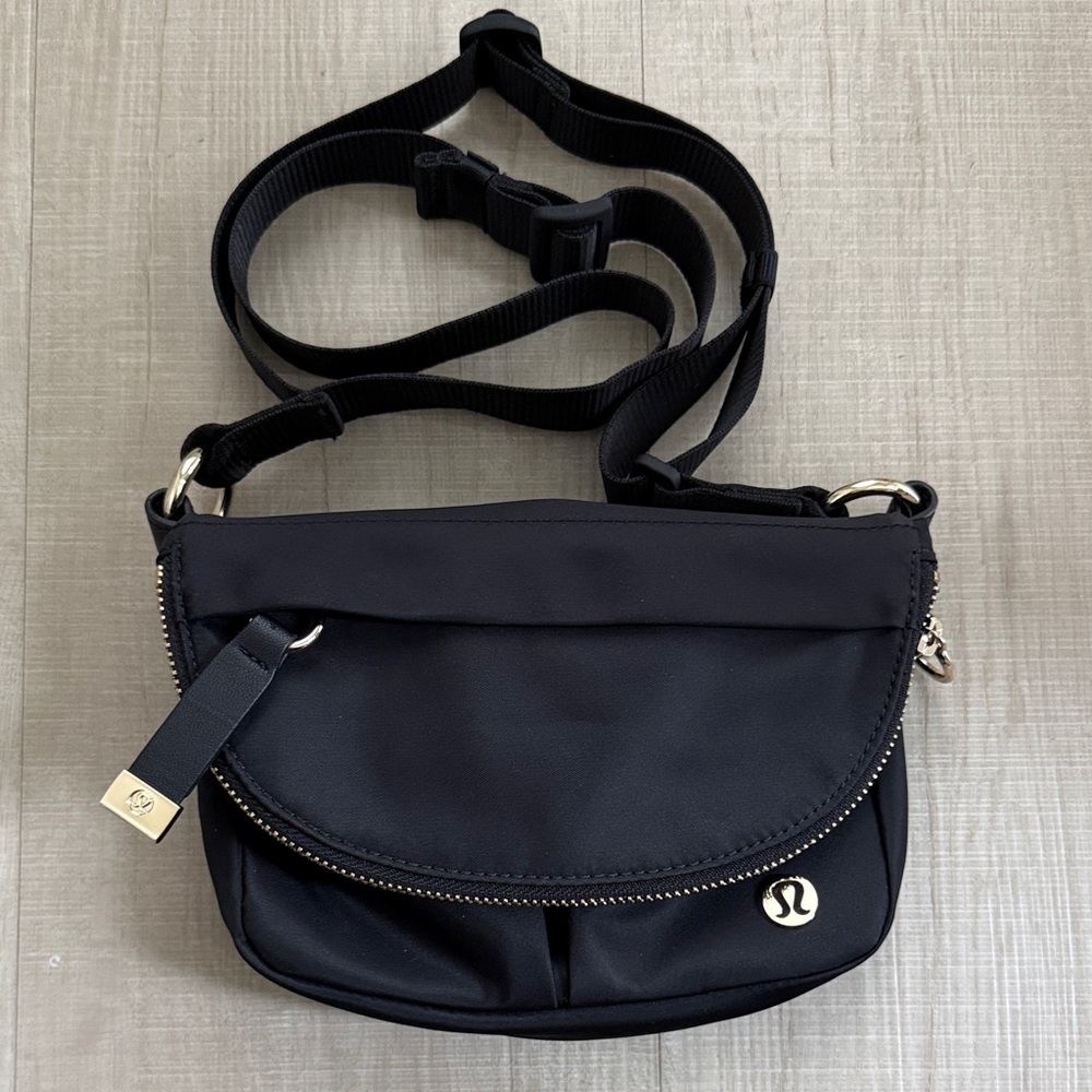 lululemon athletica Black Crossbody Bag with Gold Hardware